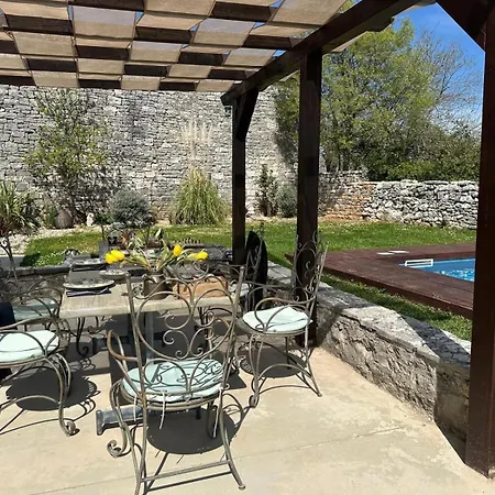 Vakantiehuis House With A Swimming Pool Jural, Rovinj - 27148 *
